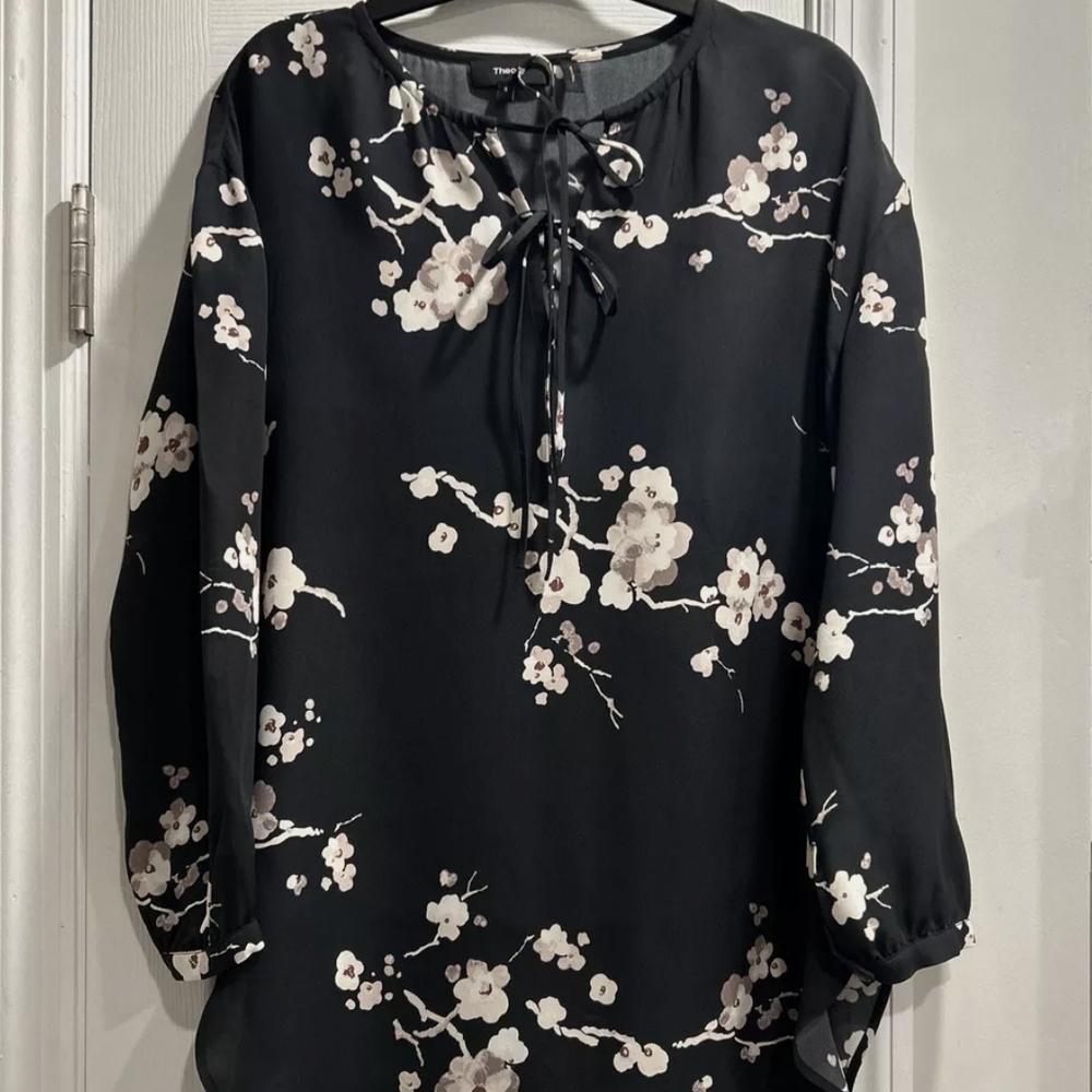 THEORY Alrik Floral Print Silk Blouse Top.
